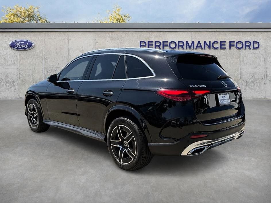 Used 2024 Mercedes-Benz GLC 300 image 11