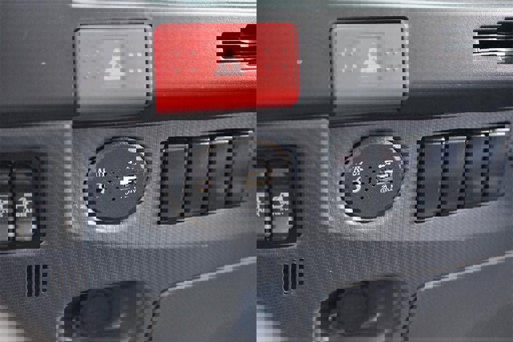 New 2025 Chevrolet Low Cab Forward image 15