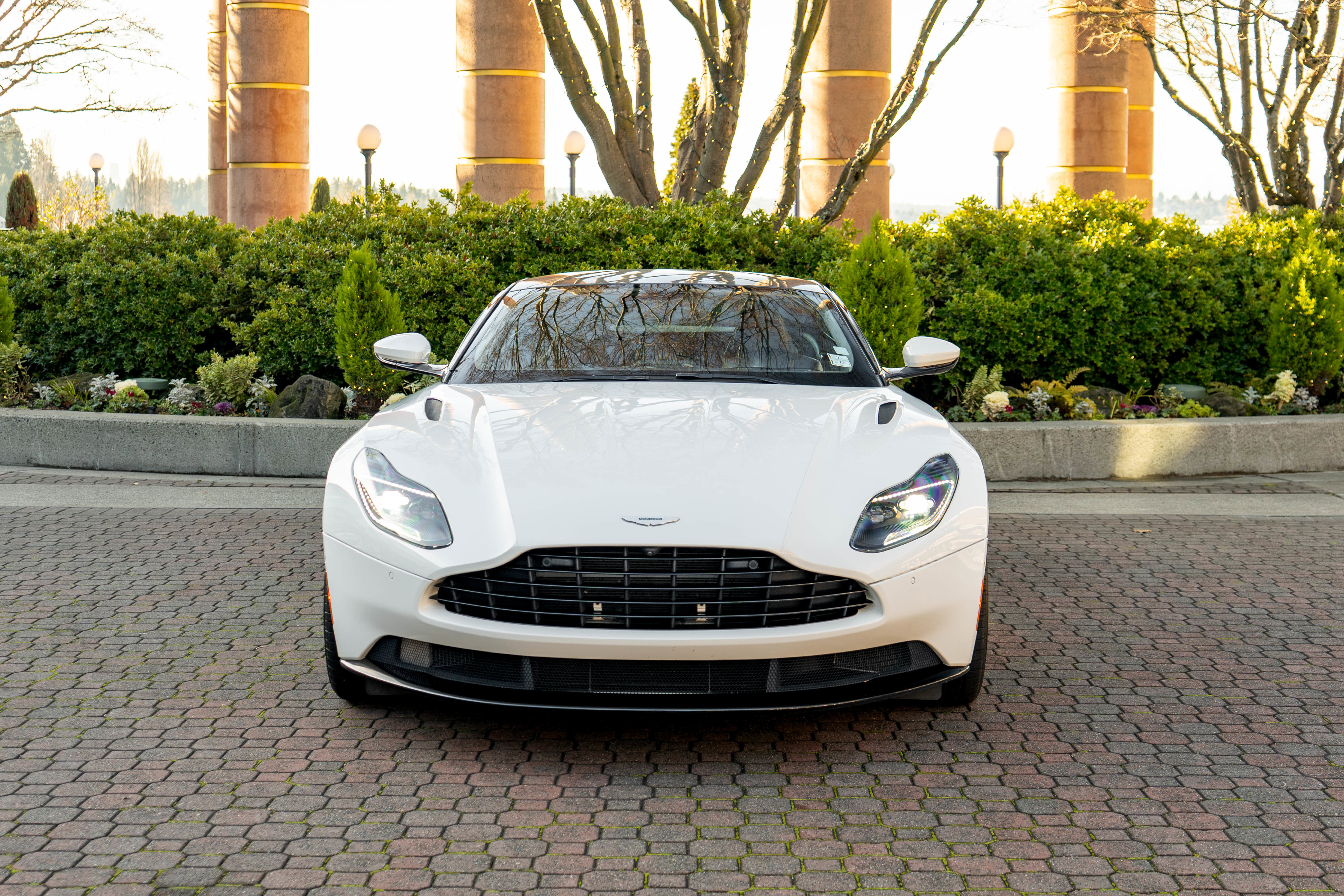 Used 2019 Aston Martin DB11 Coupe image 7