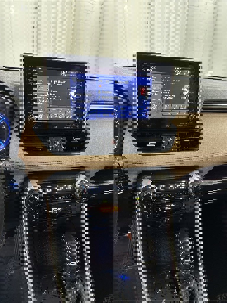 Used 2019 Toyota RAV4 Limited image 22