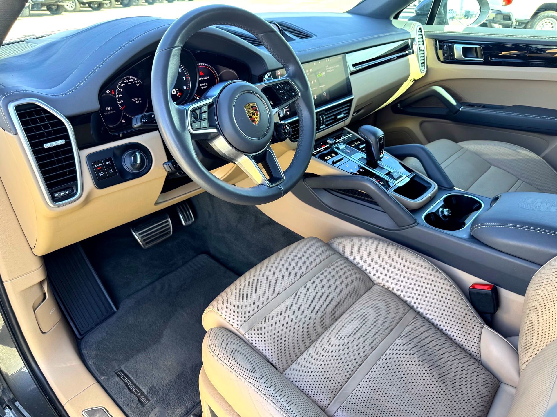 Used 2021 Porsche Cayenne S image 13