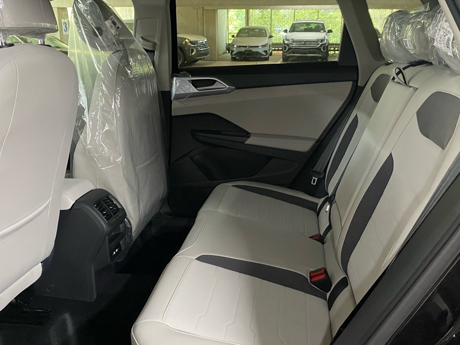 New 2026 Volkswagen Taos SE FWD image 11