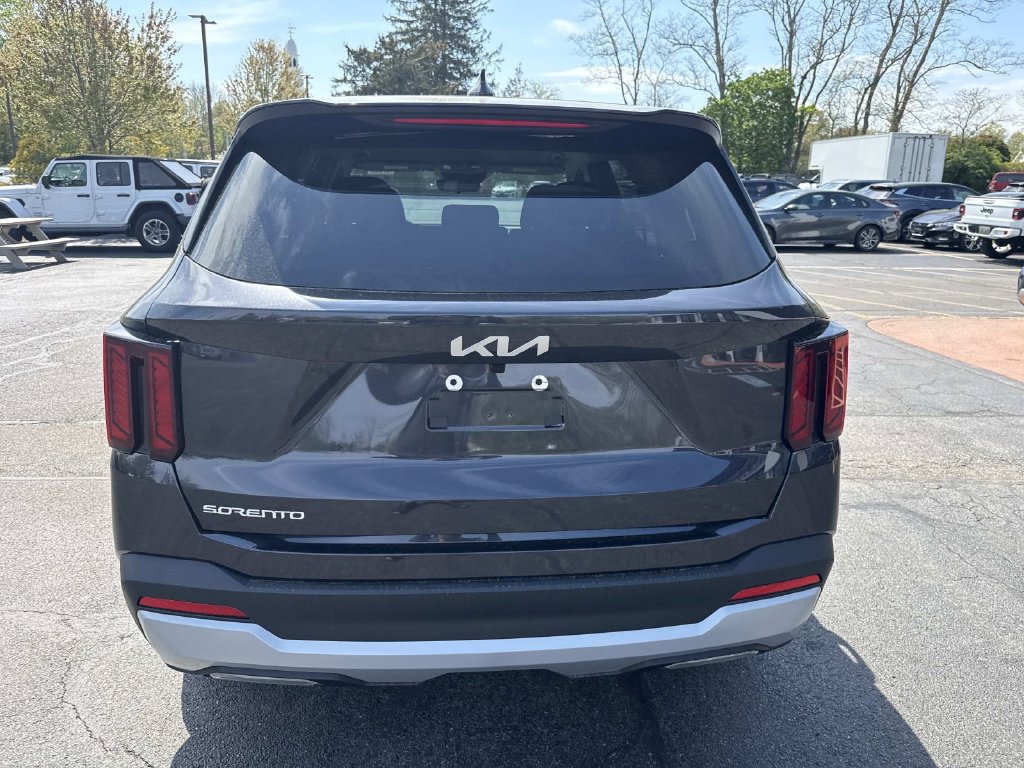 New 2026 Kia Sorento LX FWD image 3