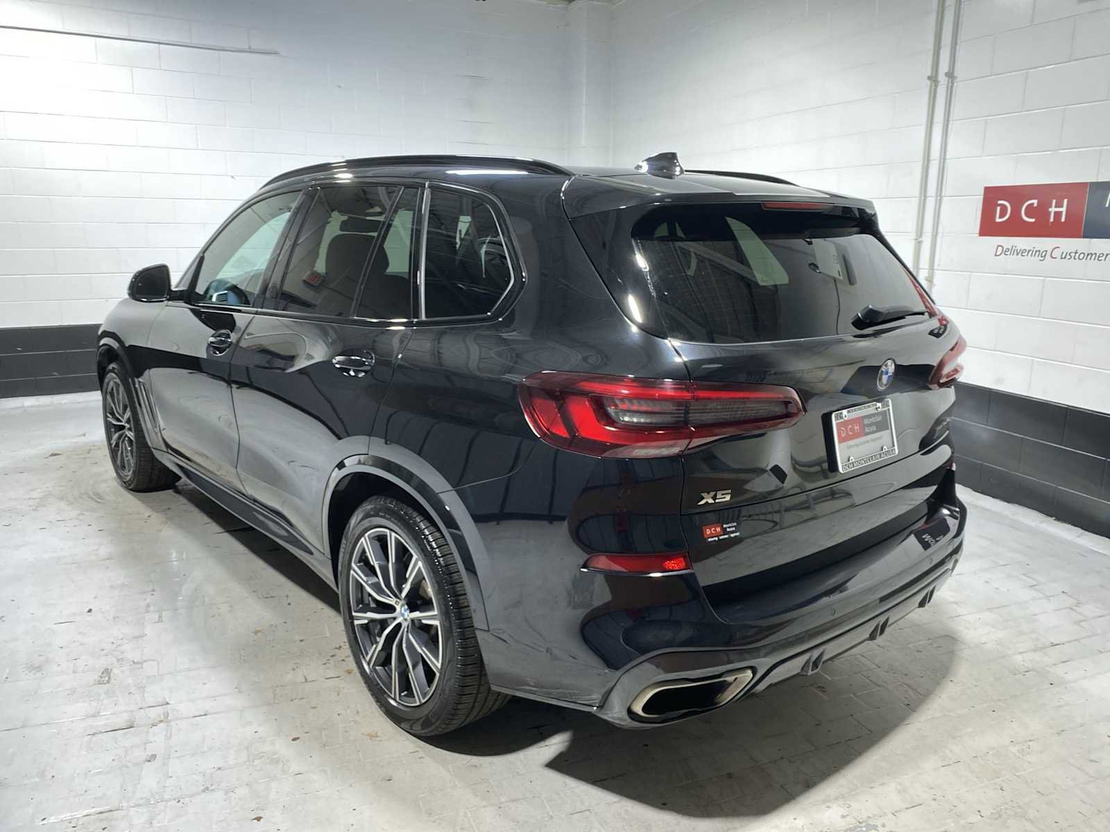 Used 2020 BMW X5 M50i image 4
