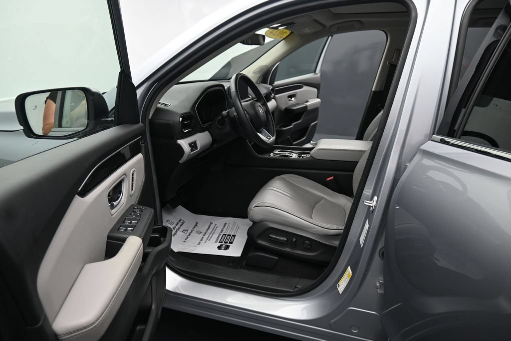 Used 2024 Honda Pilot Elite image 16