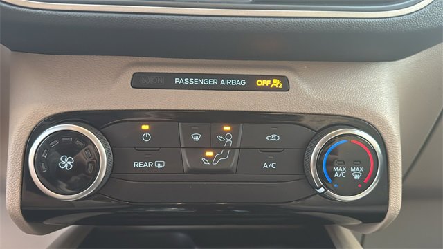 Used 2022 Ford Escape SE image 18