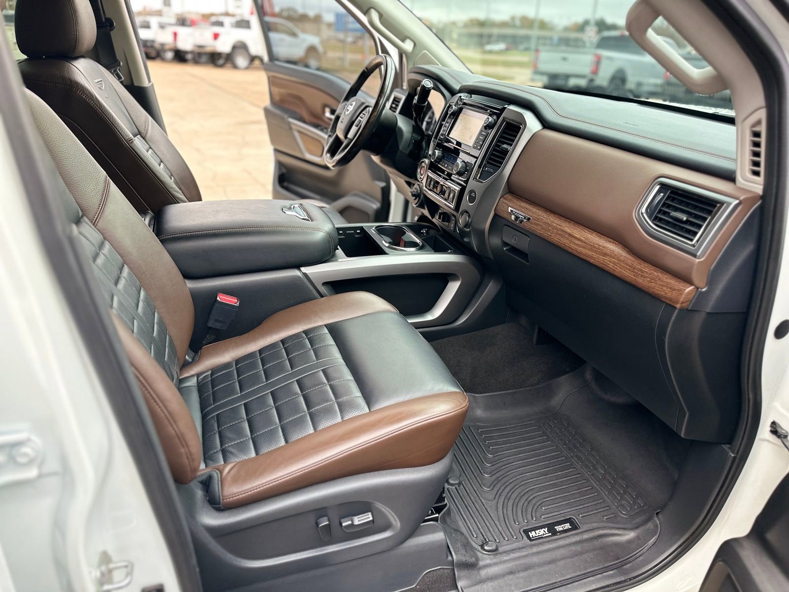 Used 2018 Nissan Titan Platinum Reserve w/ Platinum Utility Package image 39