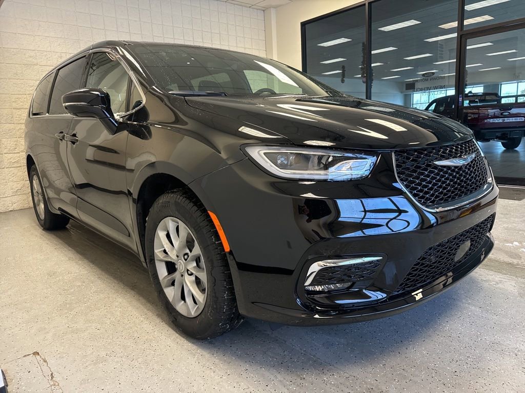 New 2026 Chrysler Pacifica Select image 7
