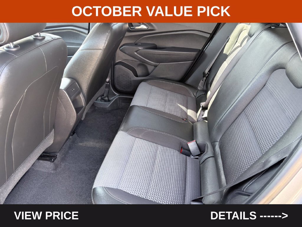 Used 2025 Chevrolet Trax LT FWD image 7
