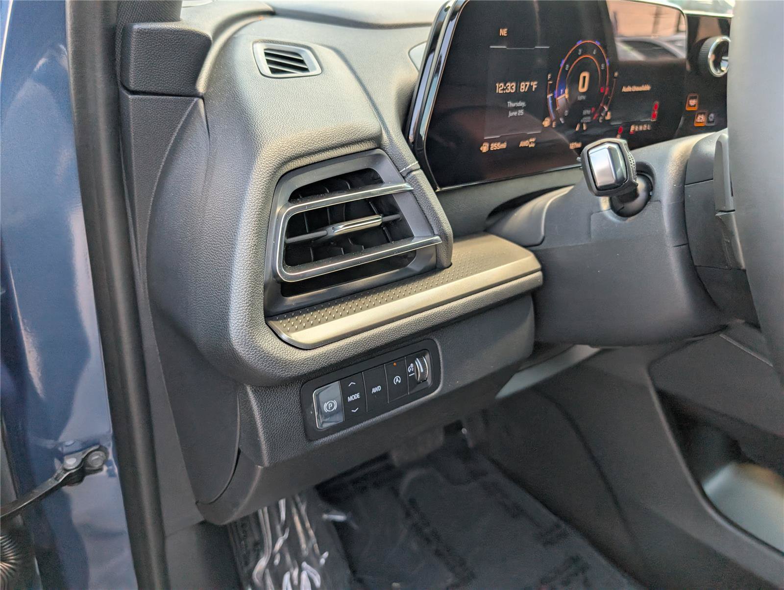 New 2026 Chevrolet Traverse LT AWD/4WD image 18