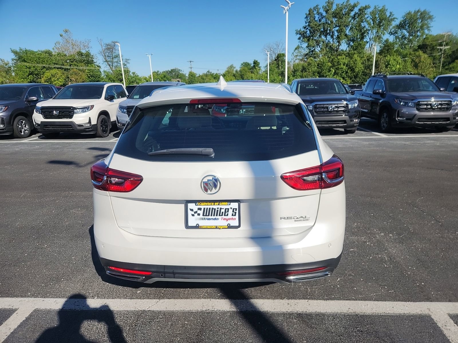 Used 2019 Buick Regal Essence w/ Driver Confidence Package I AWD/4WD image 6