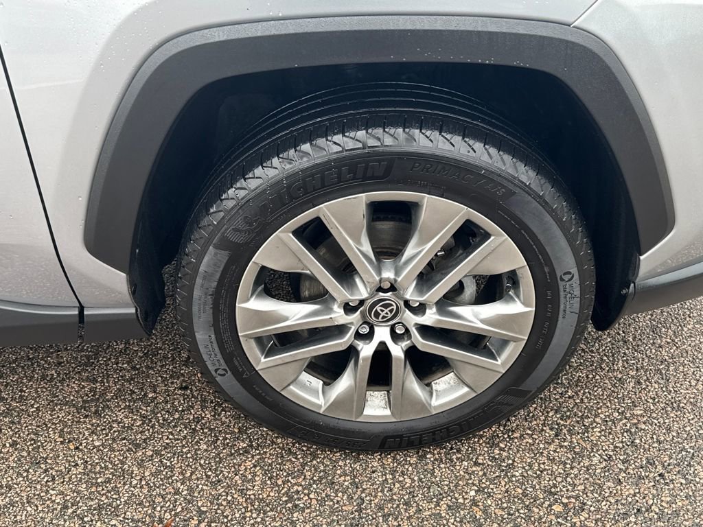 Used 2023 Toyota RAV4 XLE Premium image 42