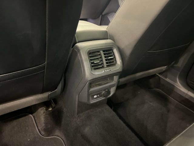 Used 2023 Volkswagen Tiguan SE w/ Panoramic Sunroof Package AWD/4WD image 16