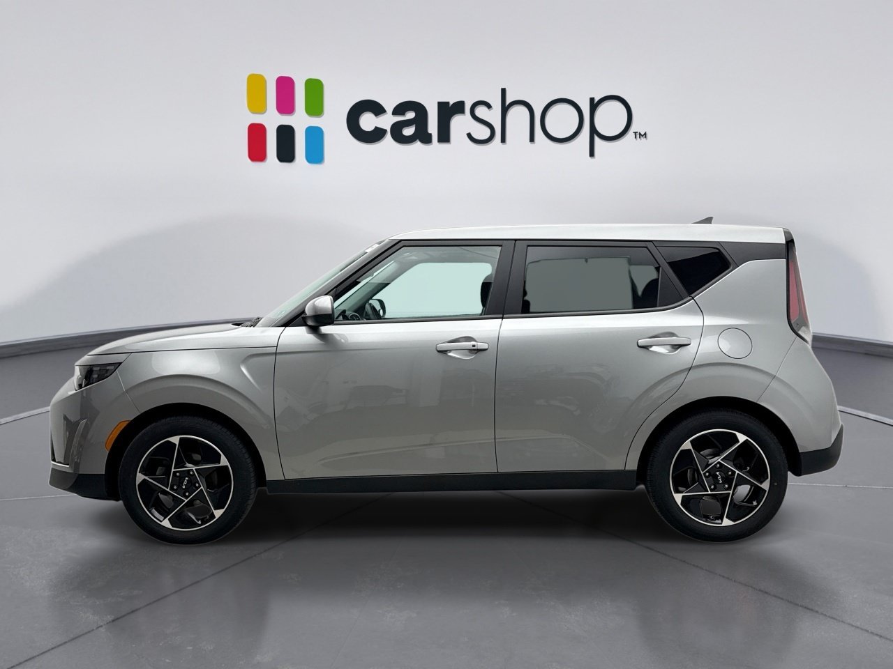 Used 2025 Kia Soul EX FWD image 2