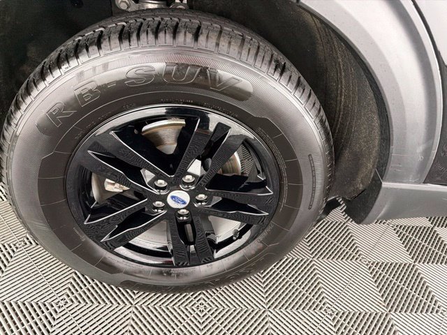 Used 2024 Ford Explorer XLT w/ Equipment Group 202A RWD image 26