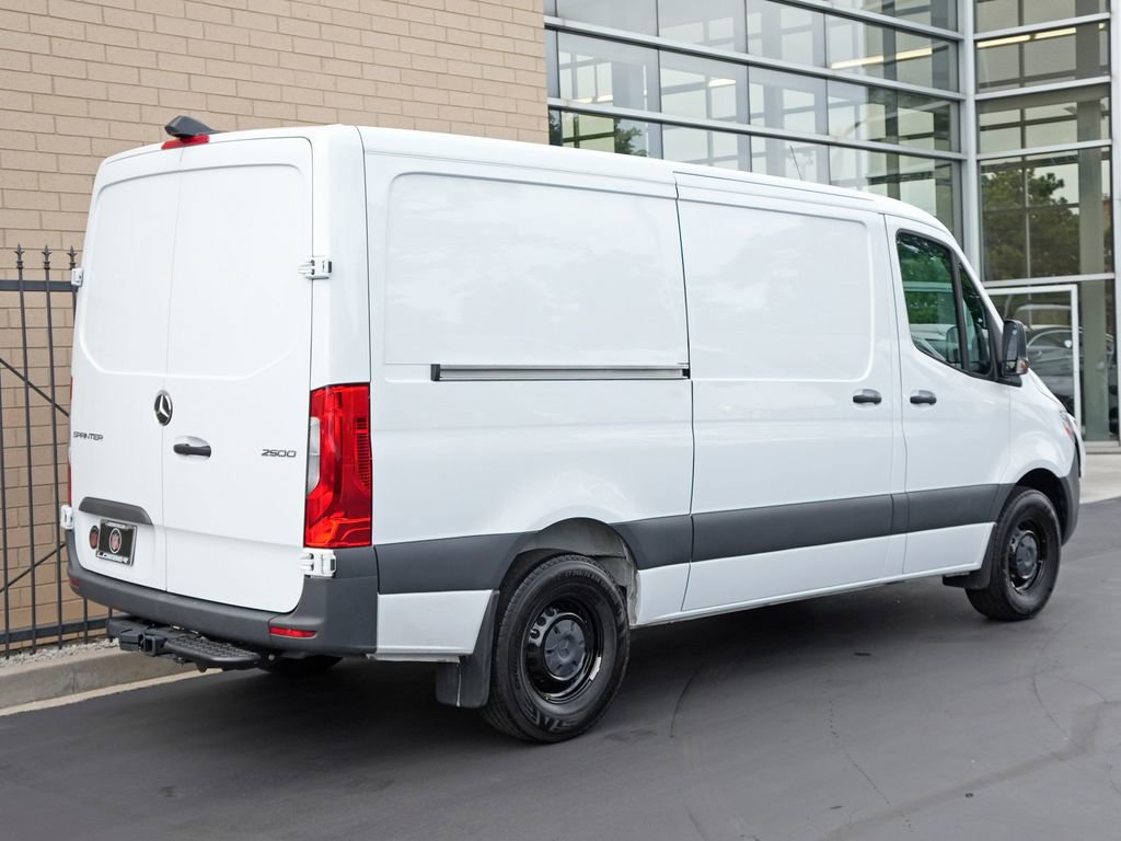 Used 2025 Mercedes-Benz Sprinter 2500 image 3