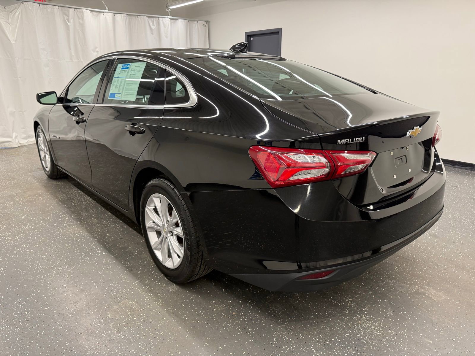 Used 2020 Chevrolet Malibu LT image 3