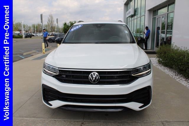 Used 2022 Volkswagen Tiguan SE R-Line AWD/4WD image 2