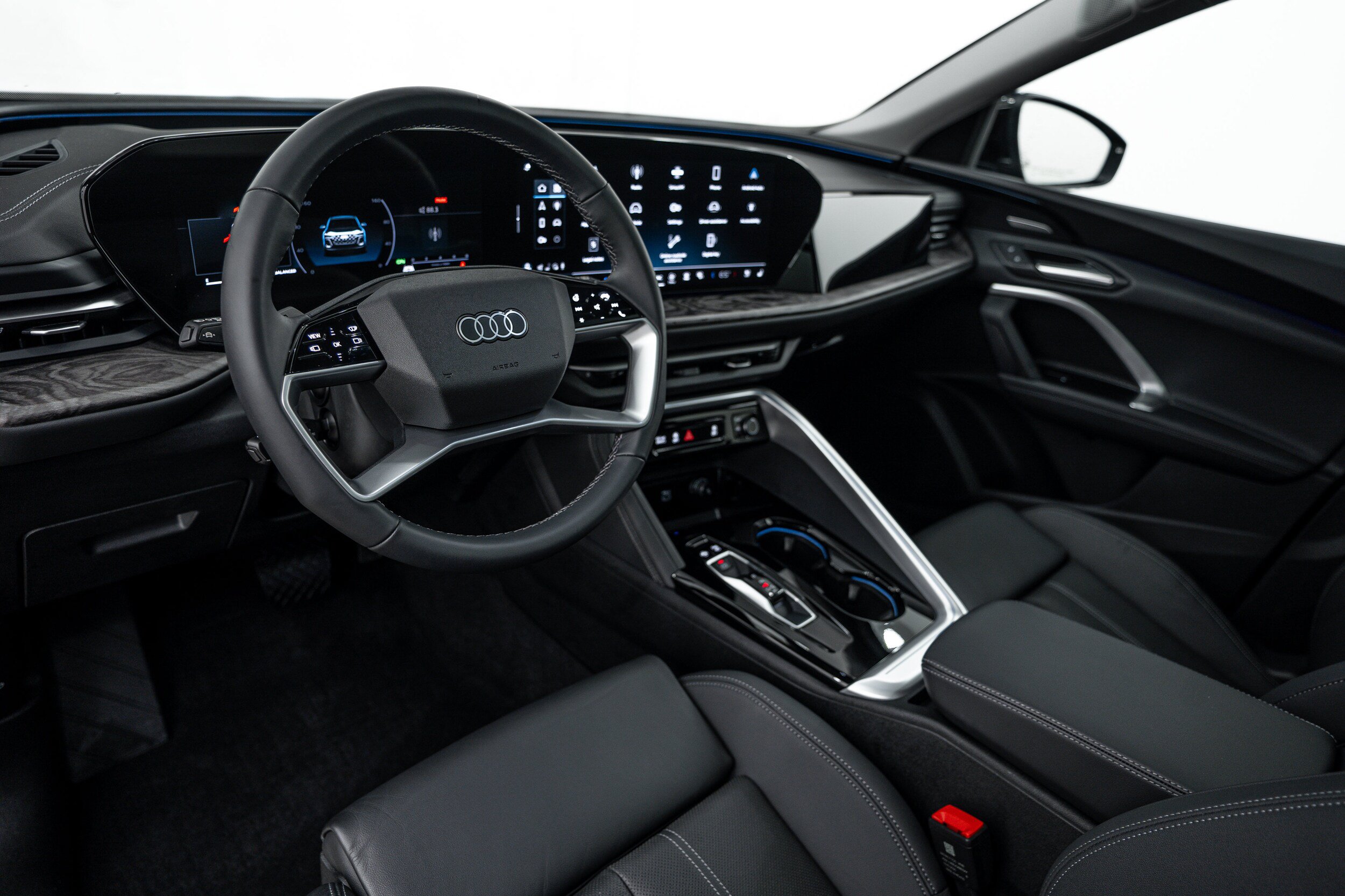 Used 2025 Audi Q5 Premium w/ Premium Plus AWD/4WD image 8
