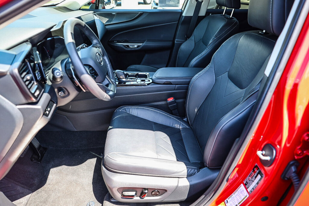 Used 2024 Lexus NX 350 AWD w/ Vision Package image 10