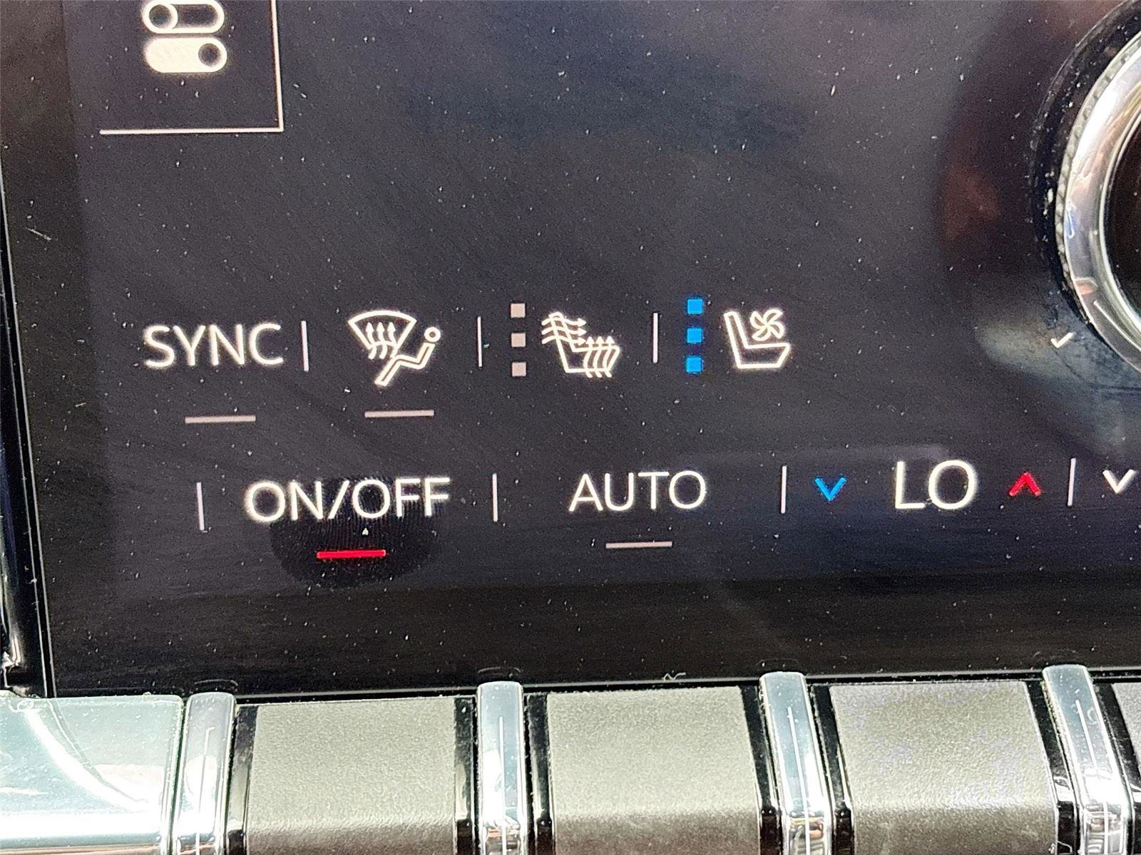 Used 2025 GMC Yukon XL Denali RWD image 21