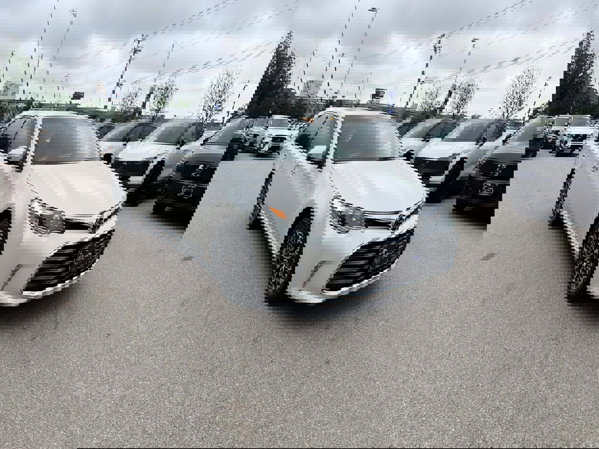 Used 2018 Toyota Avalon XLE Premium FWD image 7