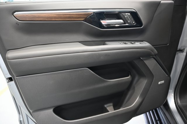 New 2026 Chevrolet Suburban High Country image 29
