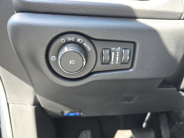 New 2026 Chrysler Pacifica Select image 11