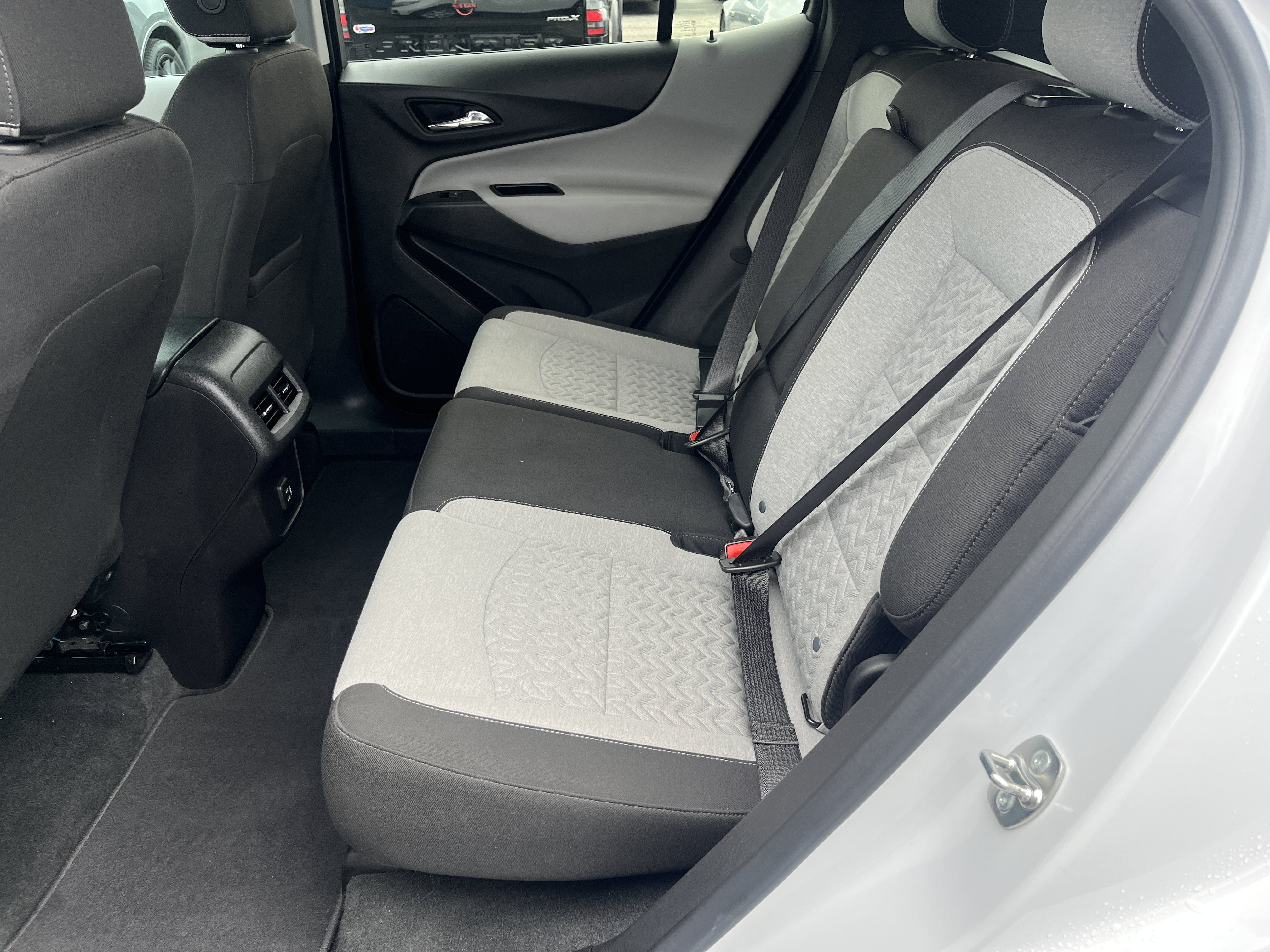 Used 2024 Chevrolet Equinox LT w/ Driver Convenience Package AWD/4WD image 33