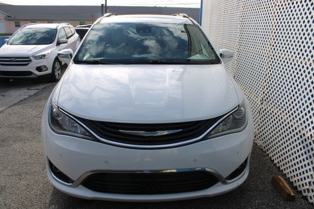 Used 2018 Chrysler Pacifica Limited w/ Advanced Safetytec Group image 4