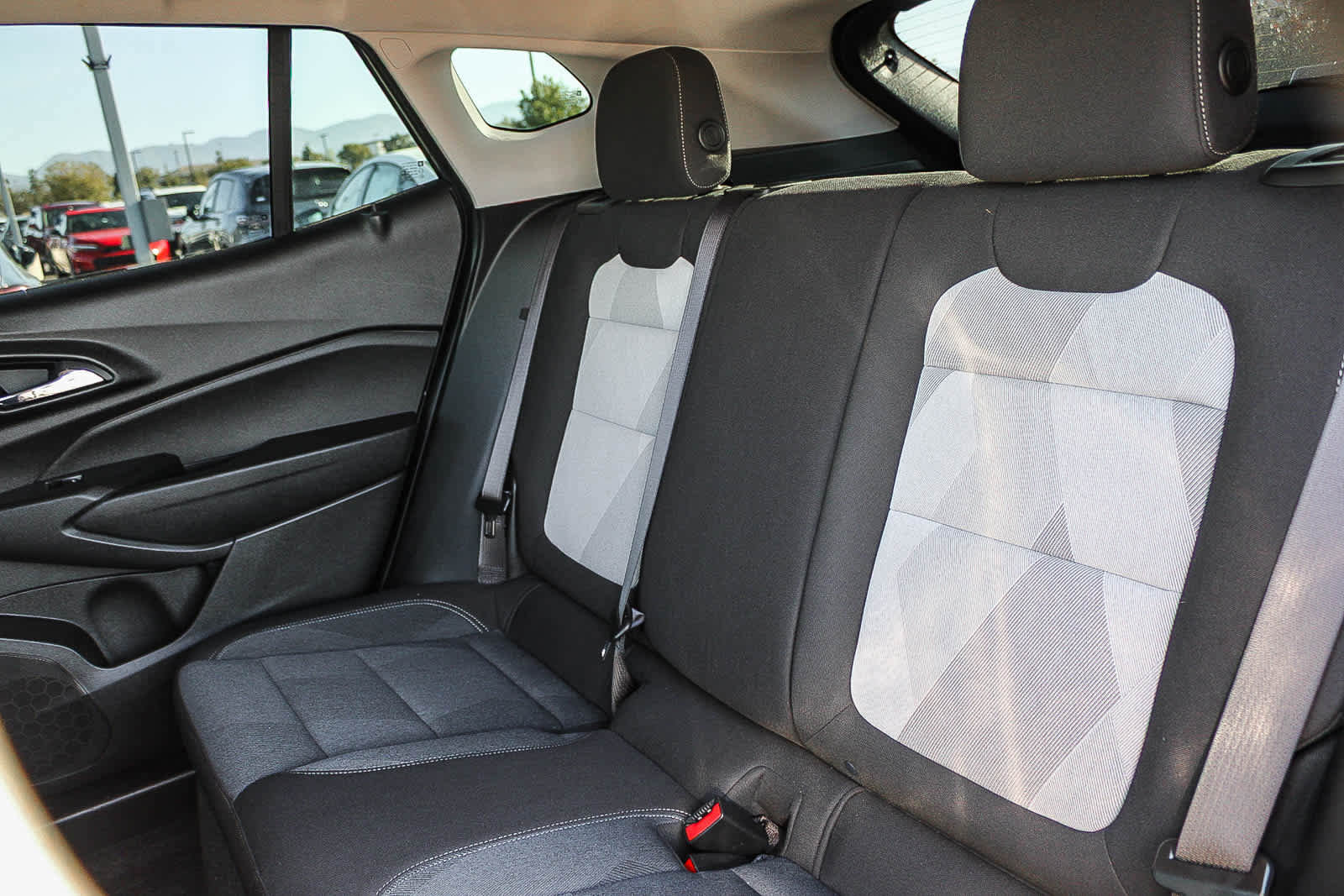 Used 2024 Chevrolet Trax LS w/ LS Convenience Package image 18