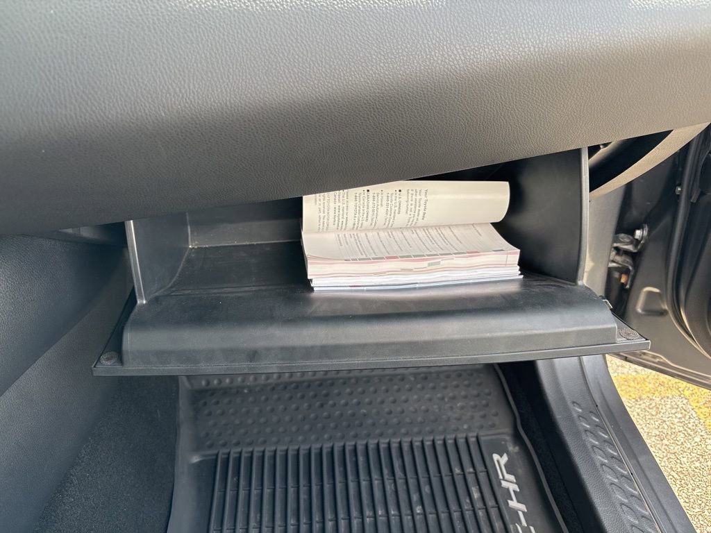 Used 2018 Toyota C-HR XLE image 20