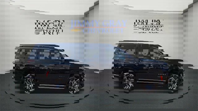 Used 2023 Jeep Wagoneer L Series II image 2