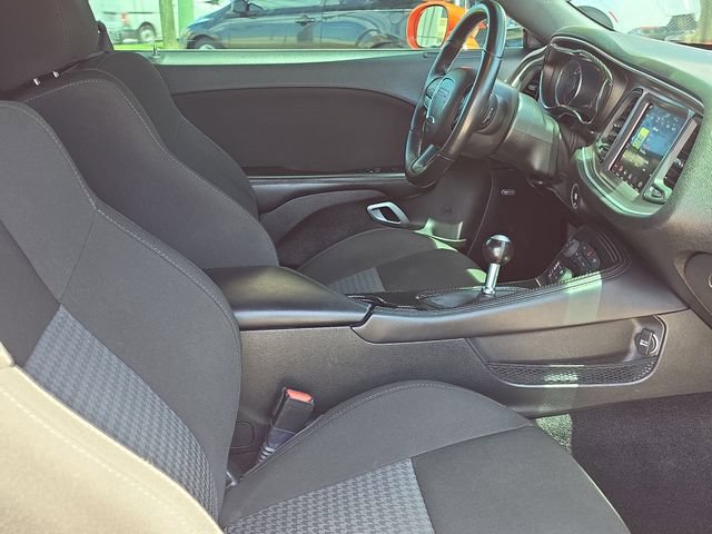 Used 2021 Dodge Challenger R/T w/ Driver Convenience Group RWD image 8