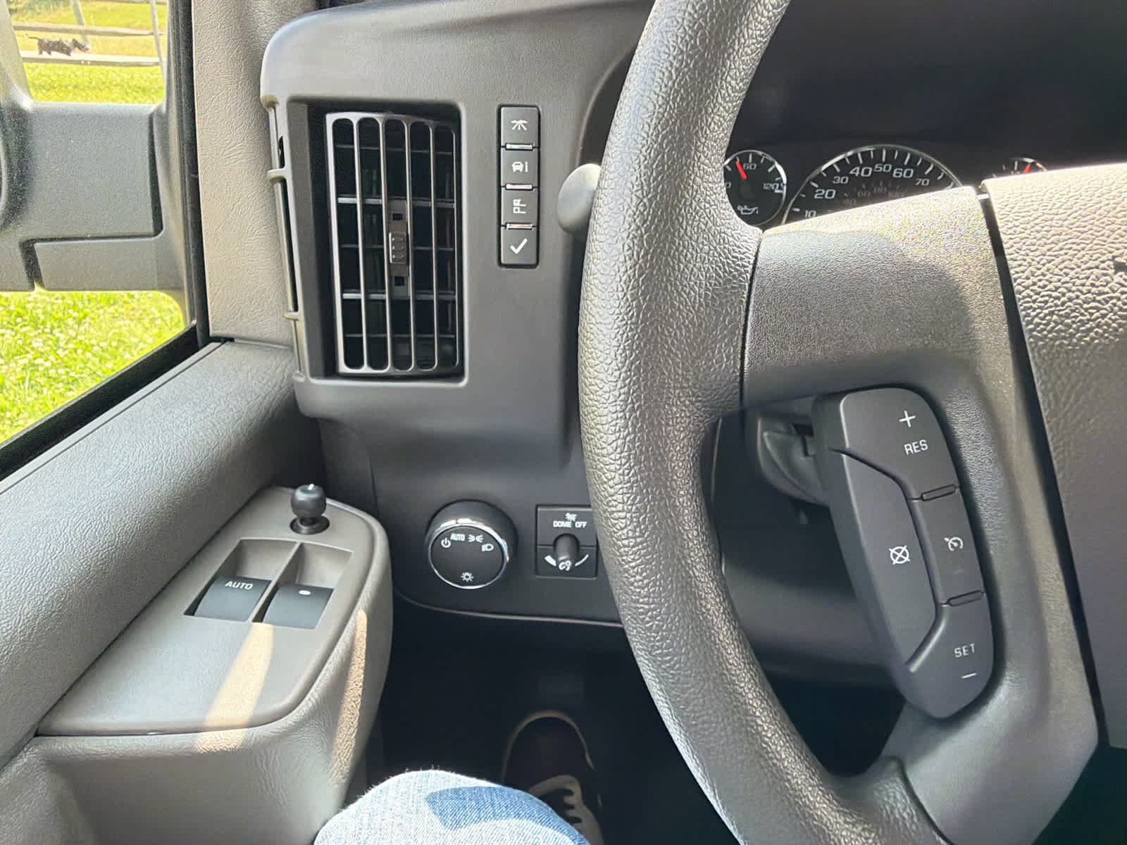 New 2026 Chevrolet Express 3500 w/ Driver Convenience Package RWD image 25