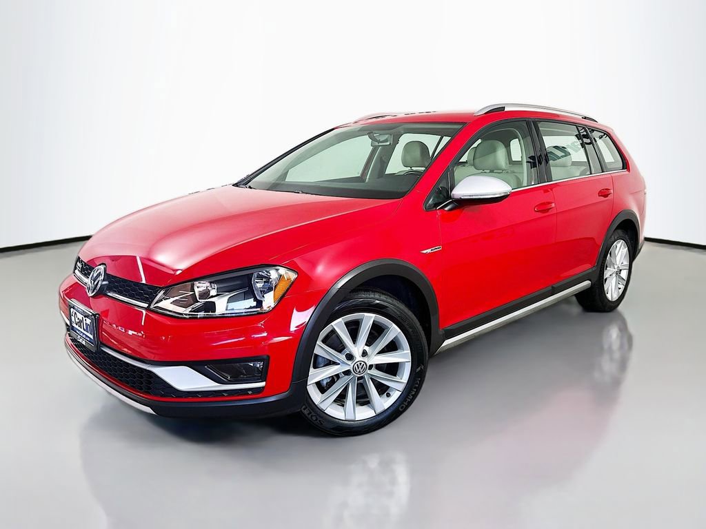 Used 2017 Volkswagen Golf Alltrack S image 3