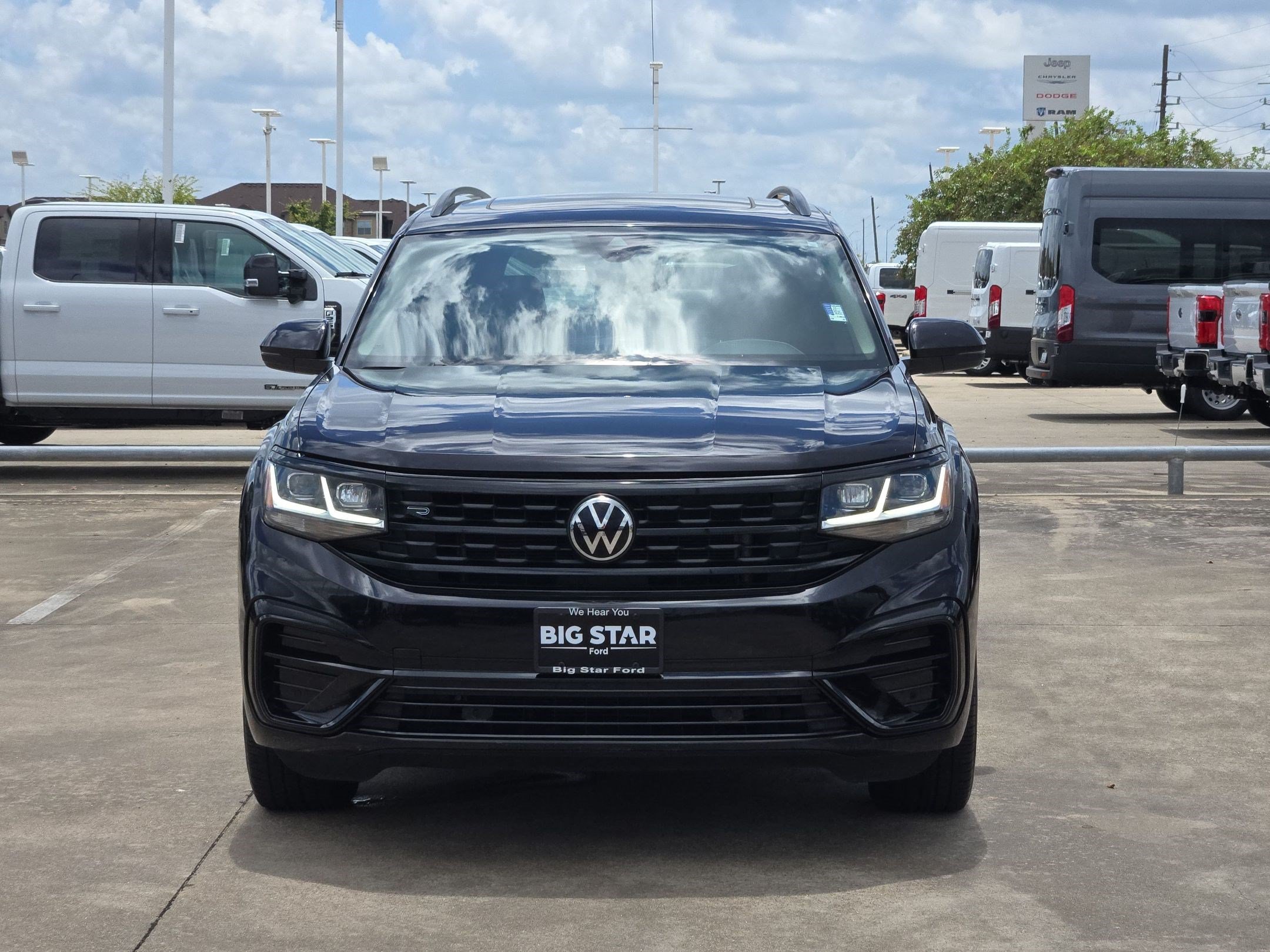 Used 2023 Volkswagen Atlas SEL R-Line AWD/4WD image 11