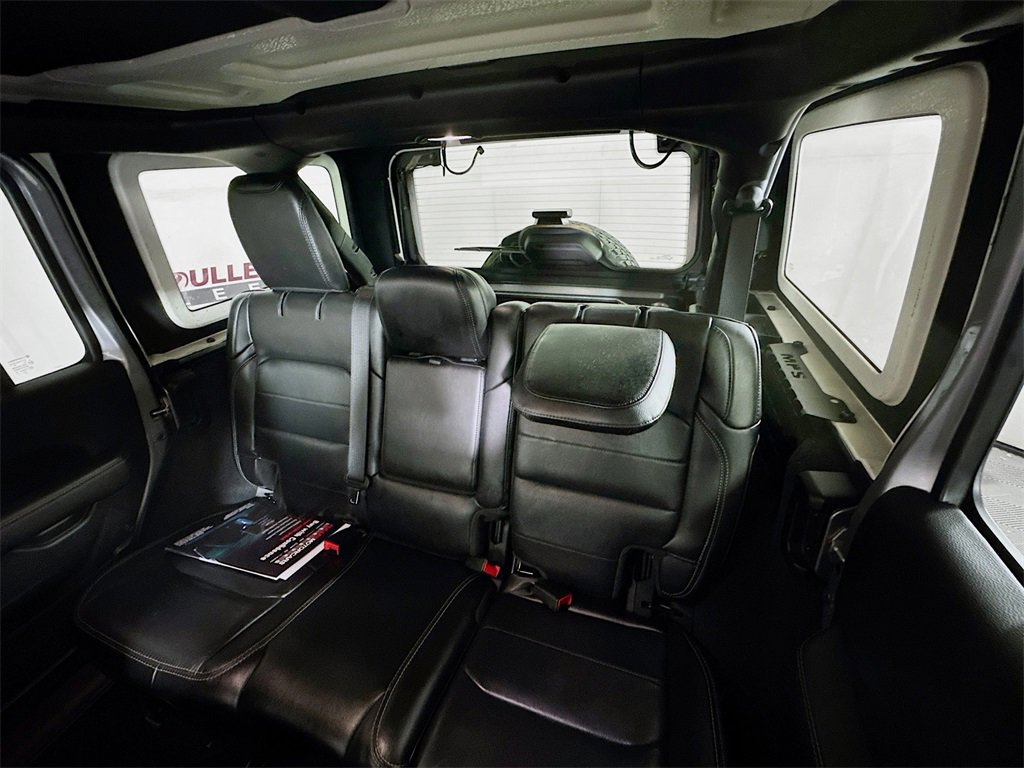 Used 2020 Jeep Wrangler Unlimited Sahara image 24