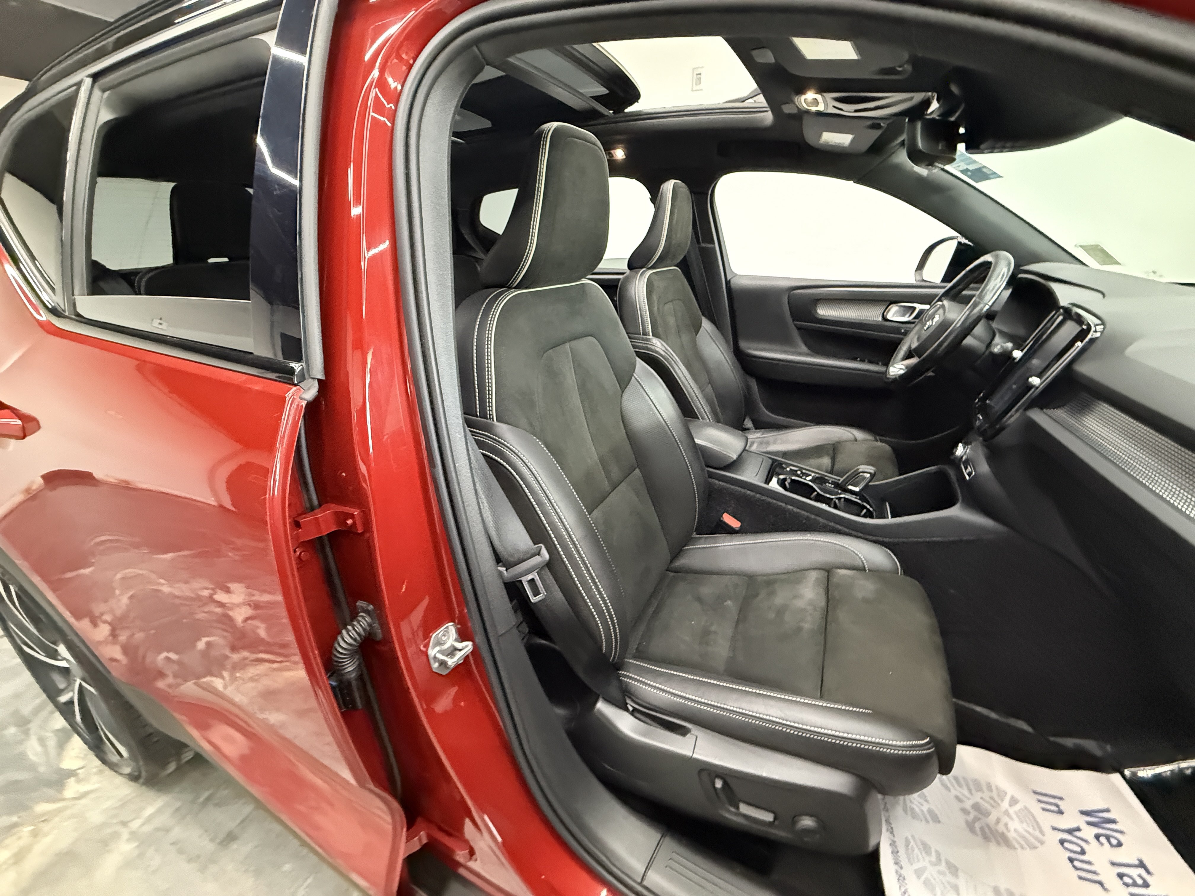 Used 2021 Volvo XC40 T5 R-Design AWD/4WD image 16