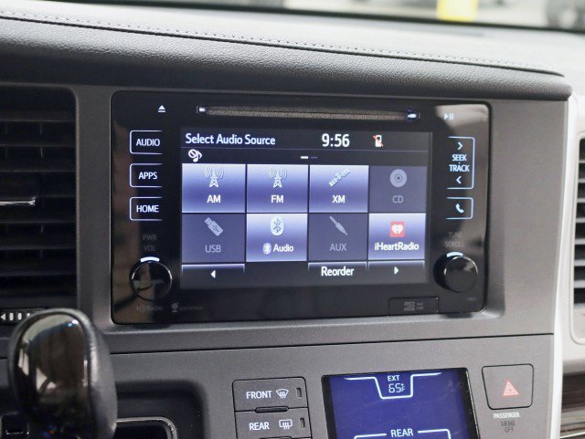 Used 2015 Toyota Sienna XLE w/ XLE Navigation Package image 17