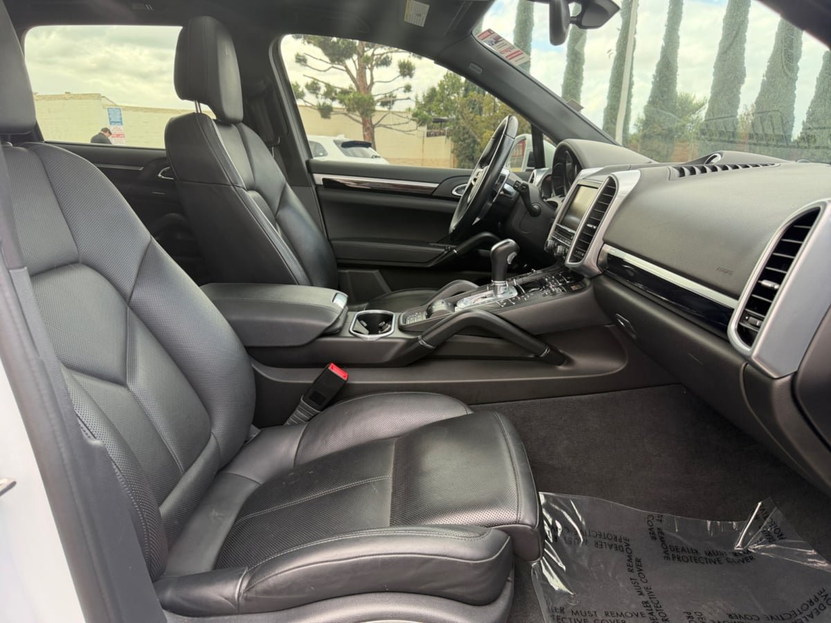 Used 2016 Porsche Cayenne S AWD/4WD image 21