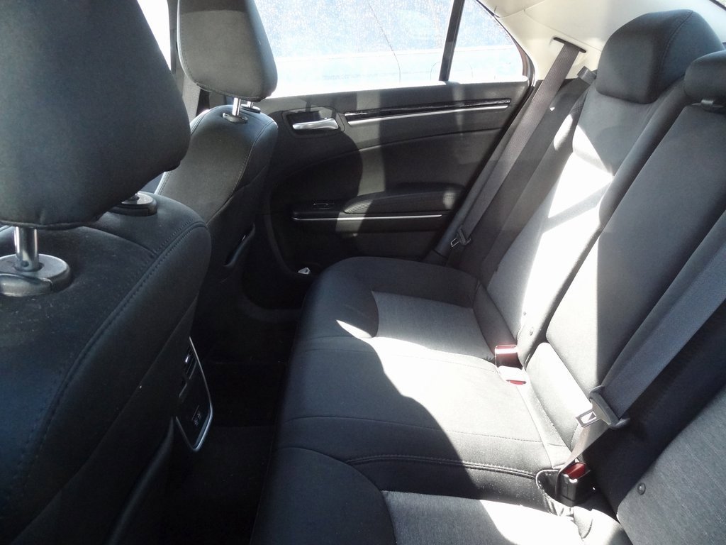 Used 2023 Chrysler 300 Touring image 7