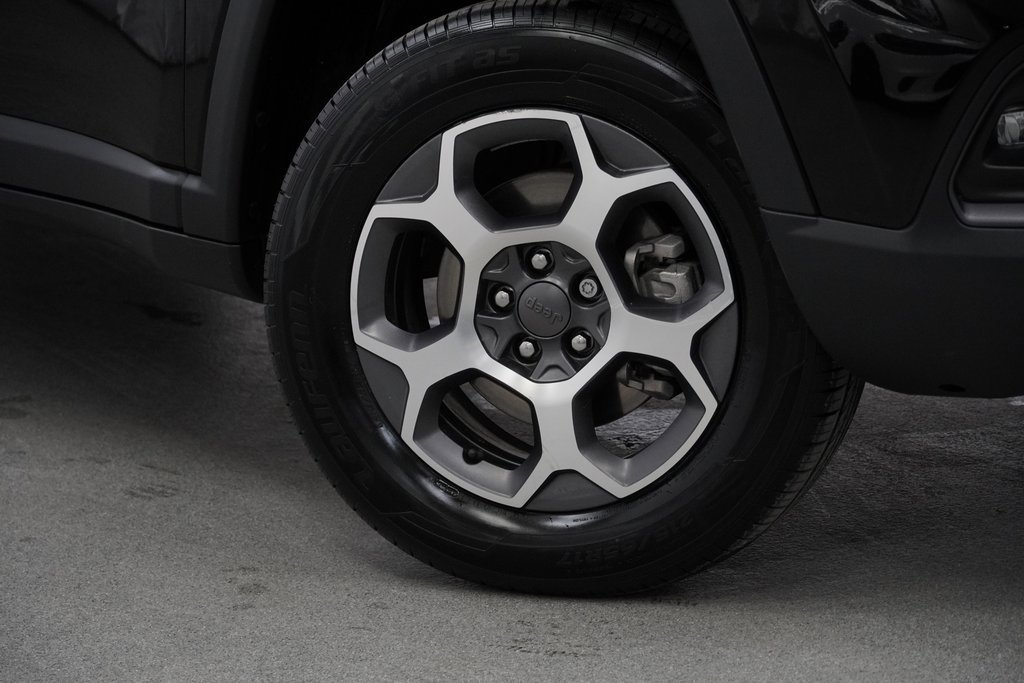 Certified 2022 Jeep Compass Trailhawk w/ Trailhawk Elite Group image 5