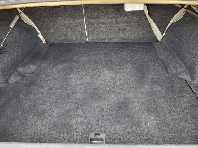 Used 2010 Subaru Legacy 2.5i Premium image 28