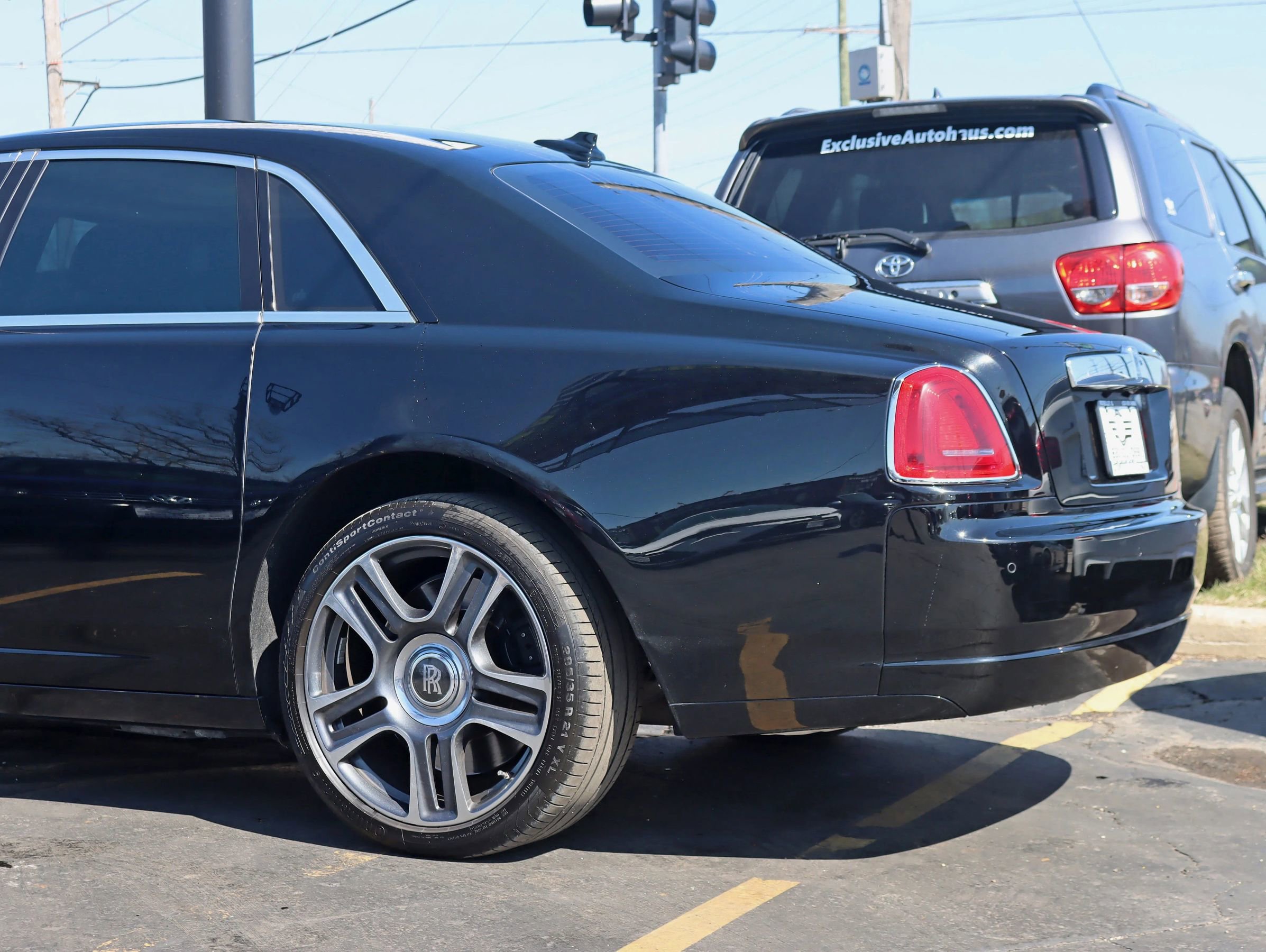Used 2015 Rolls-Royce Ghost RWD image 14