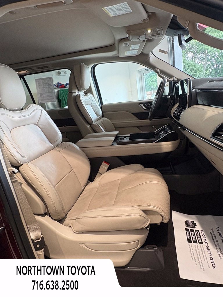 Used 2019 Lincoln Navigator Reserve w/ Cargo Package AWD/4WD image 15