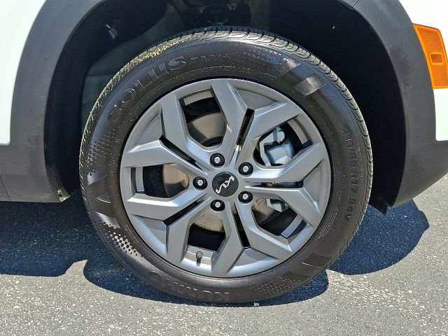 Certified 2025 Kia Seltos LX AWD/4WD image 8