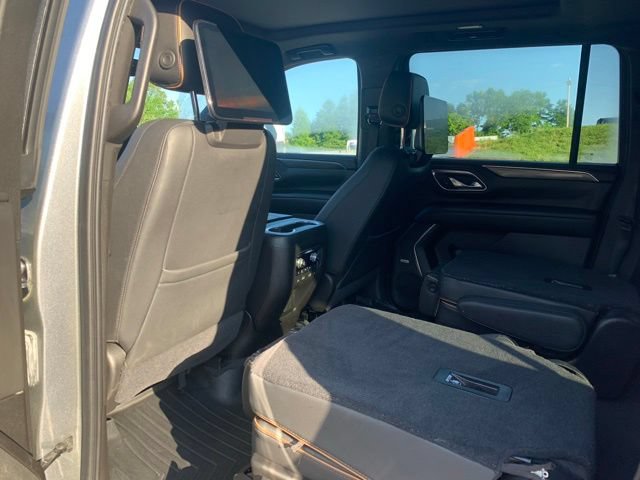 Used 2021 GMC Yukon XL AT4 w/ AT4 Premium Plus Package AWD/4WD image 17