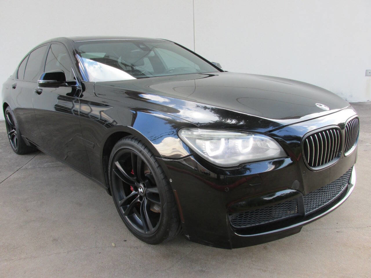 Used 2015 BMW 740i 740i 4dr Sedan image 2