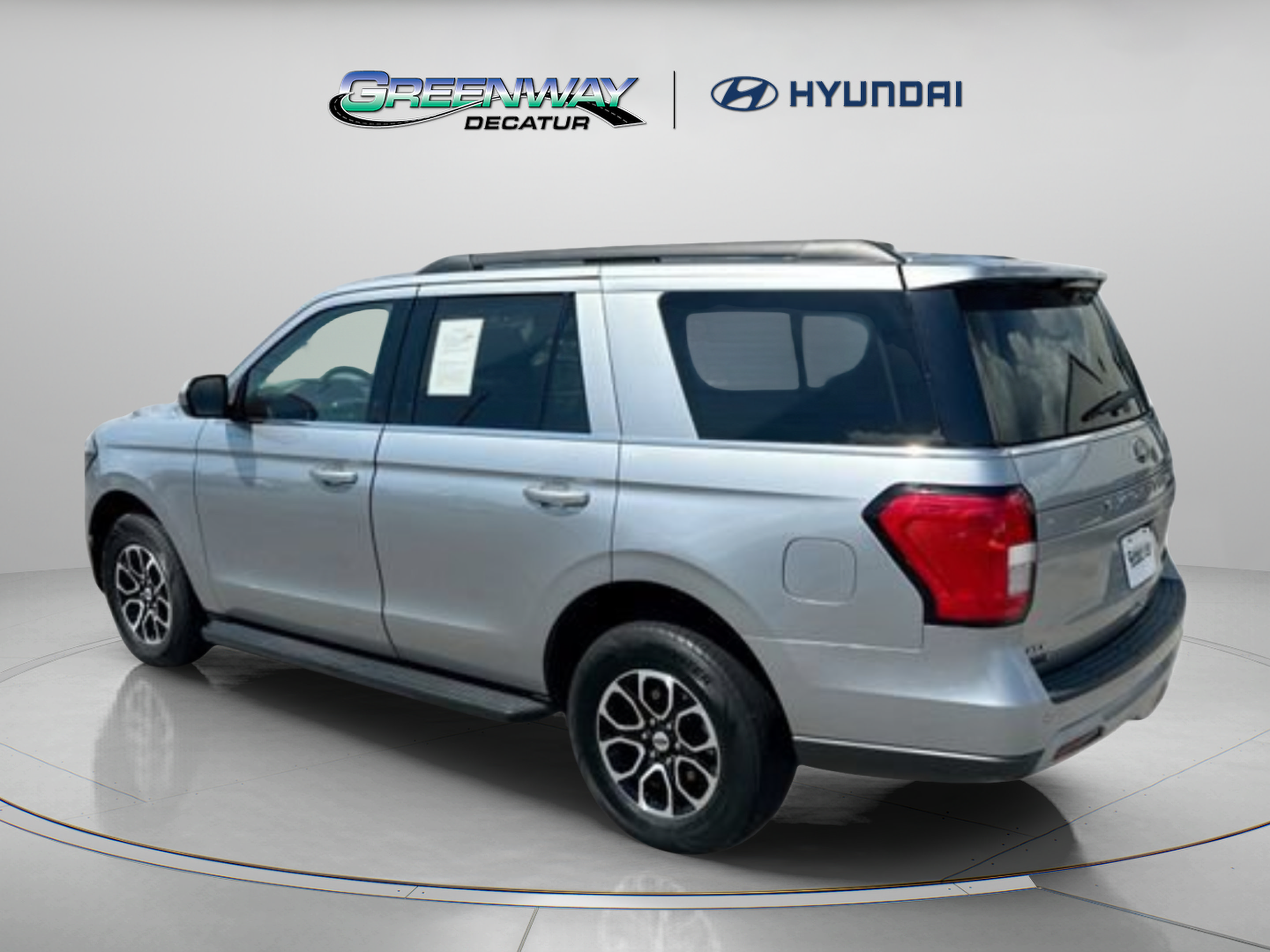 Used 2024 Ford Expedition XLT AWD/4WD image 6